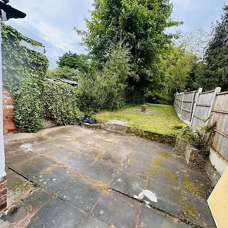 Guest house -r4- Newly Renovated Private Self Contained In Selly Oak With Own Kitchenette And Shared Bathroom Birmingham