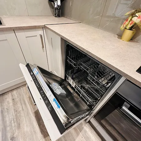 -r4- Newly Renovated Private Self Contained In Selly Oak With Own Kitchenette And Shared Bathroom Guest house *